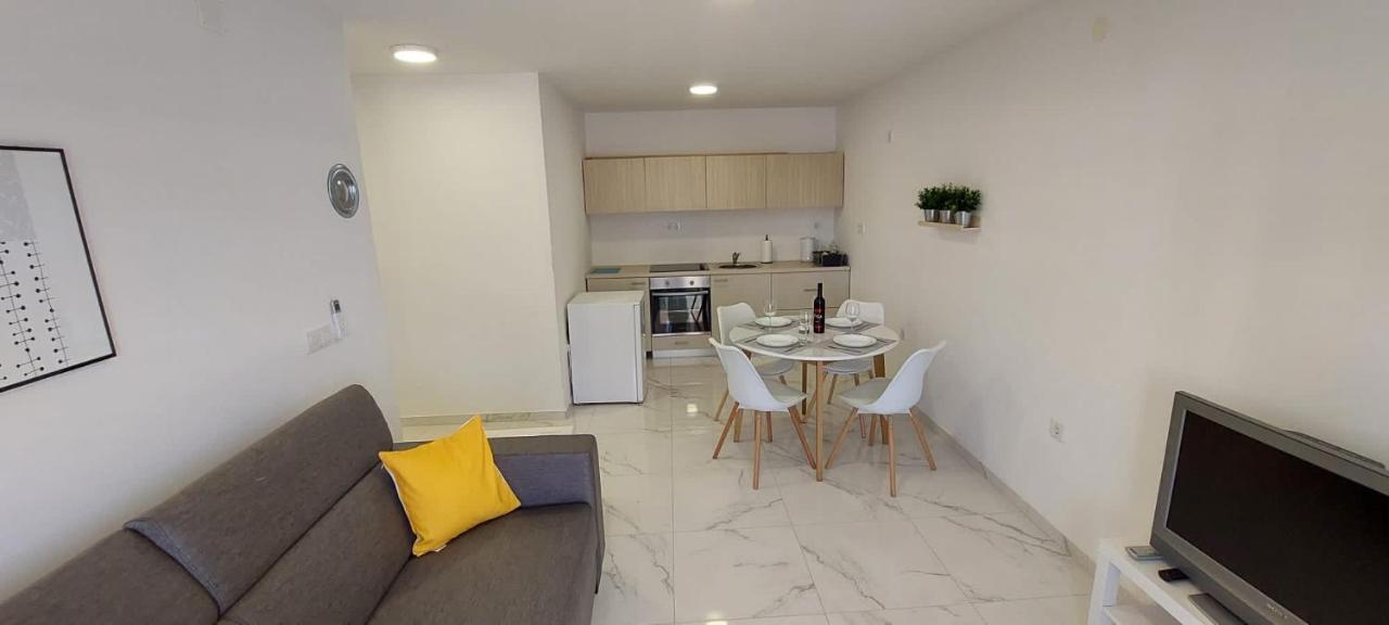 Apartment Bella Новаля Екстер'єр фото