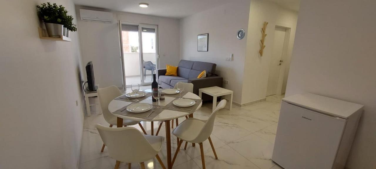 Apartment Bella Новаля Екстер'єр фото